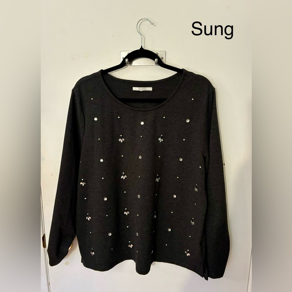 SUNG Black Embellished Long Sleeve Top